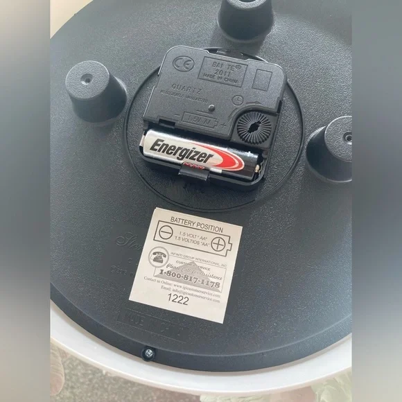 🇶🇦 Qatar Airways custom made Wall Clock 🕚 Like New! - Picture 9 of 9